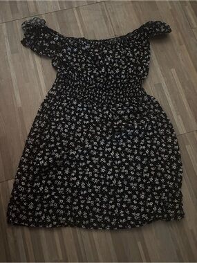 Streetwear Society Black One-Shoulder Floral Dress